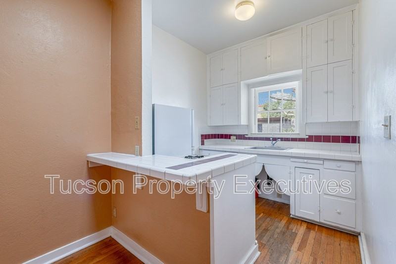 1220 N Olsen Ave - Photo 5 of 24