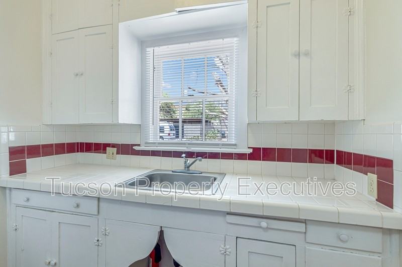 1220 N Olsen Ave - Photo 6 of 24