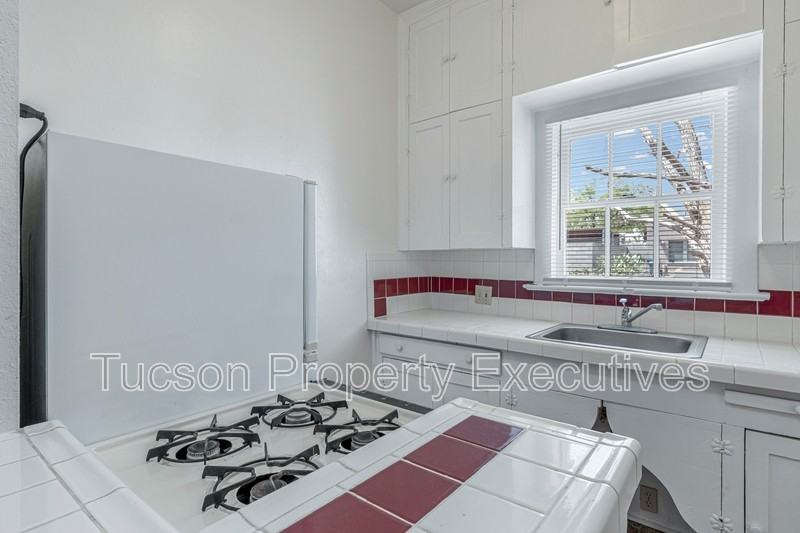 1220 N Olsen Ave - Photo 7 of 24