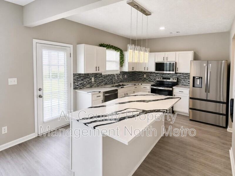 542 Marsh Lake Rd - Photo 4 of 12