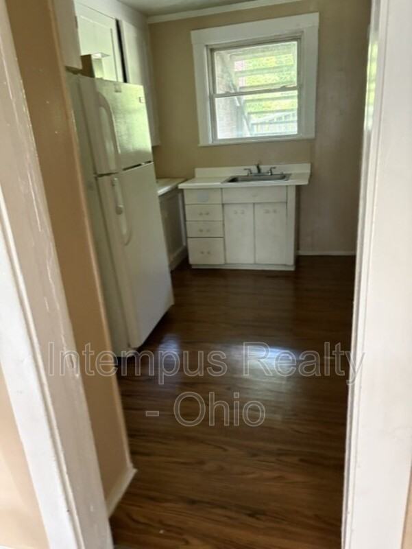 325 Hayes Ave - Photo 3 of 7