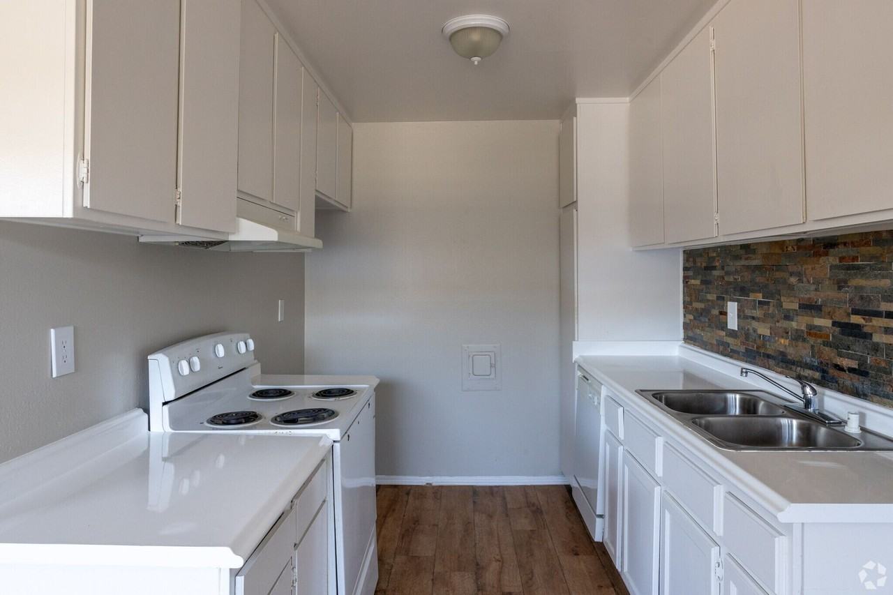 Saticoy 12 Apartments - Photo 4 of 15