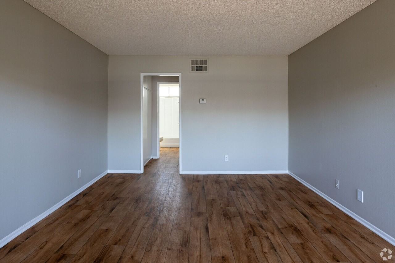 Saticoy 12 Apartments - Photo 5 of 15