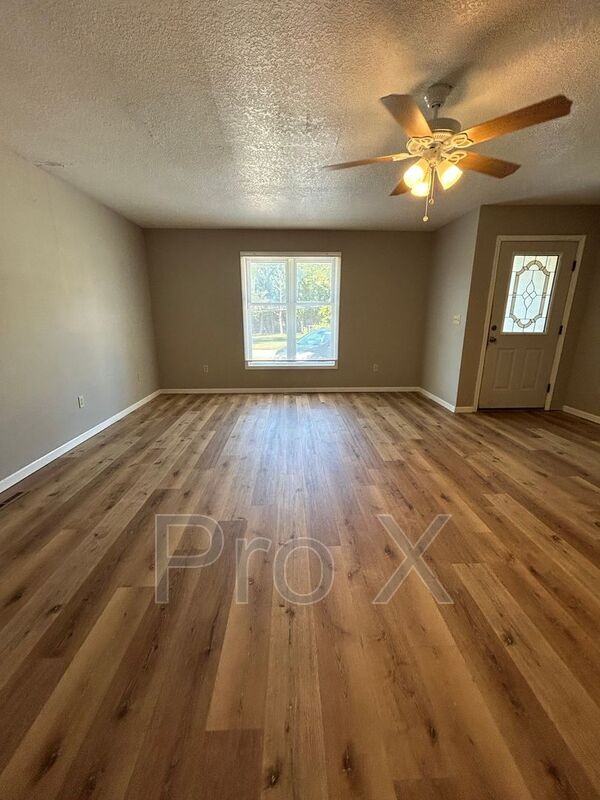 510 E Park St #B - Photo 3 of 13