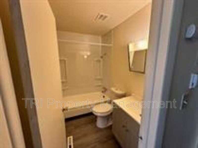 1625 Palm Dr #2 - Photo 2 of 8