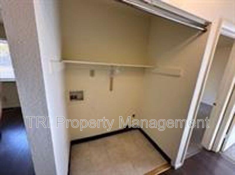 1625 Palm Dr #2 - Photo 3 of 8