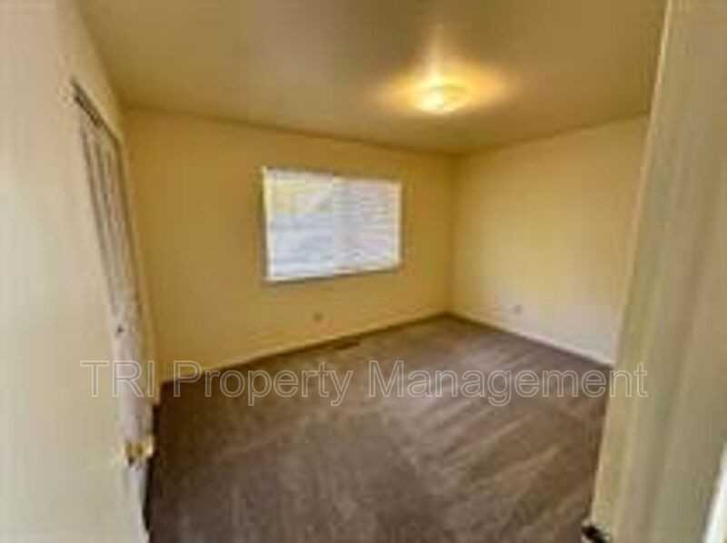 1625 Palm Dr #2 - Photo 4 of 8