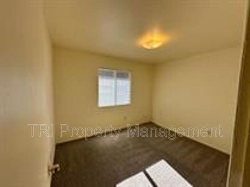 1625 Palm Dr #2 - Photo 5 of 8