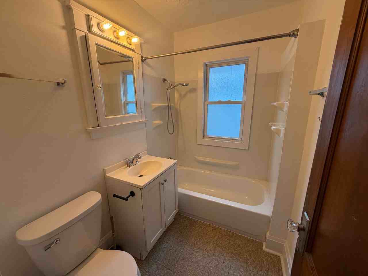 2945 N 36th St - Photo 4 of 11