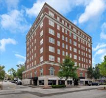 featured image of 402 N Main St