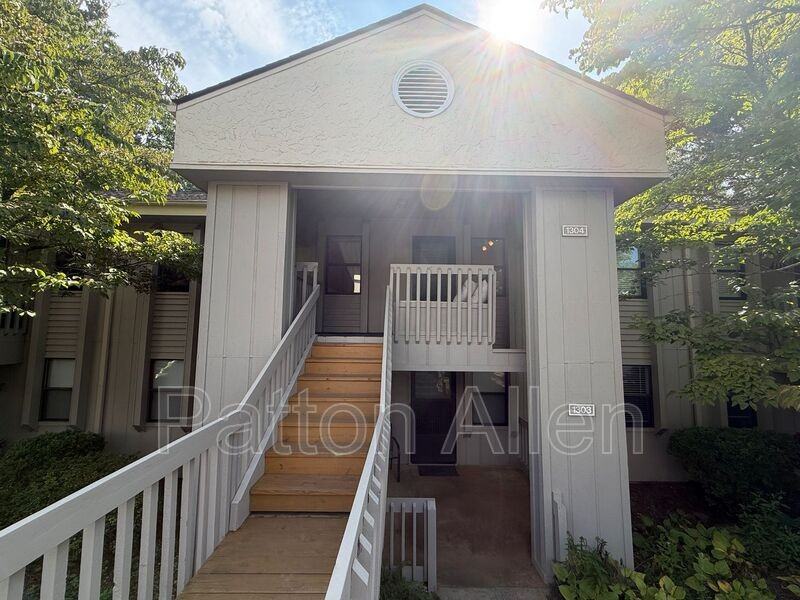 1304 Abbey Cir - Photo 2 of 26