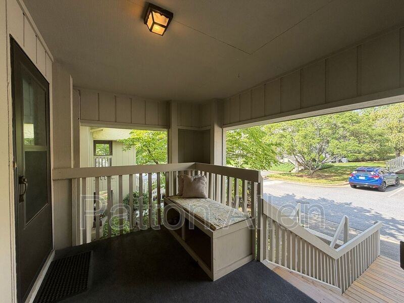 1304 Abbey Cir - Photo 3 of 26