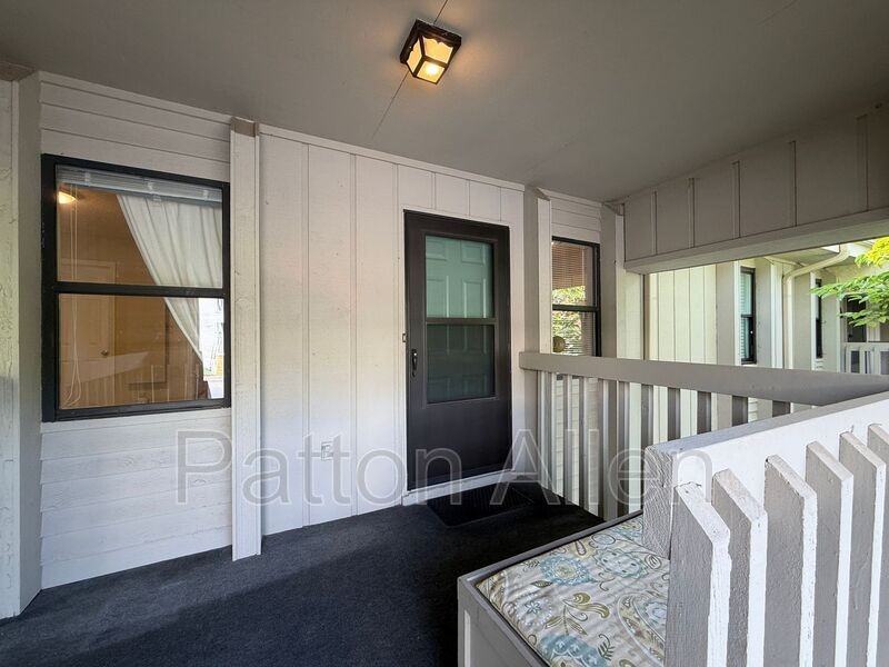 1304 Abbey Cir - Photo 4 of 26