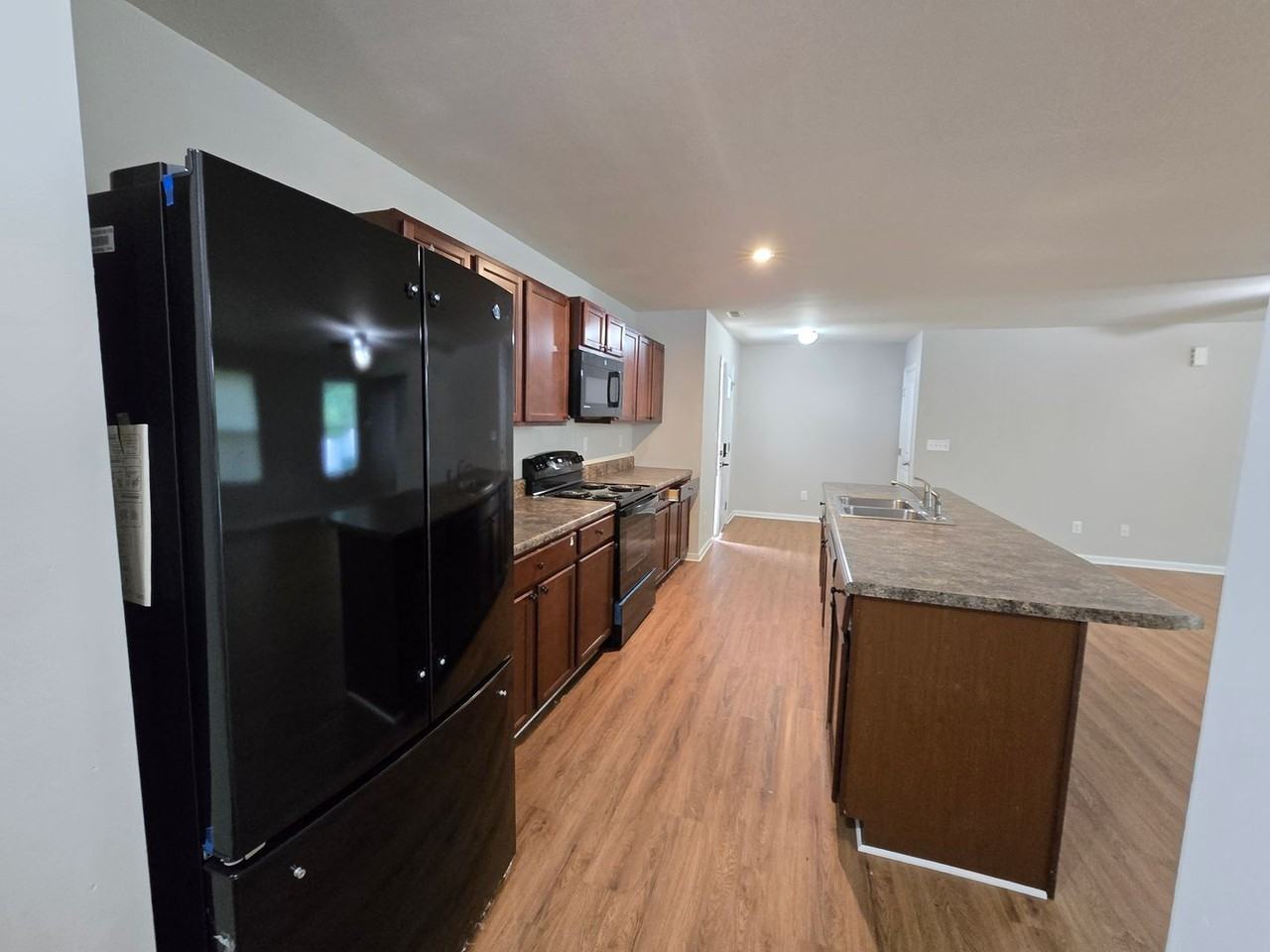 1816 Hooper Ct - Photo 5 of 19