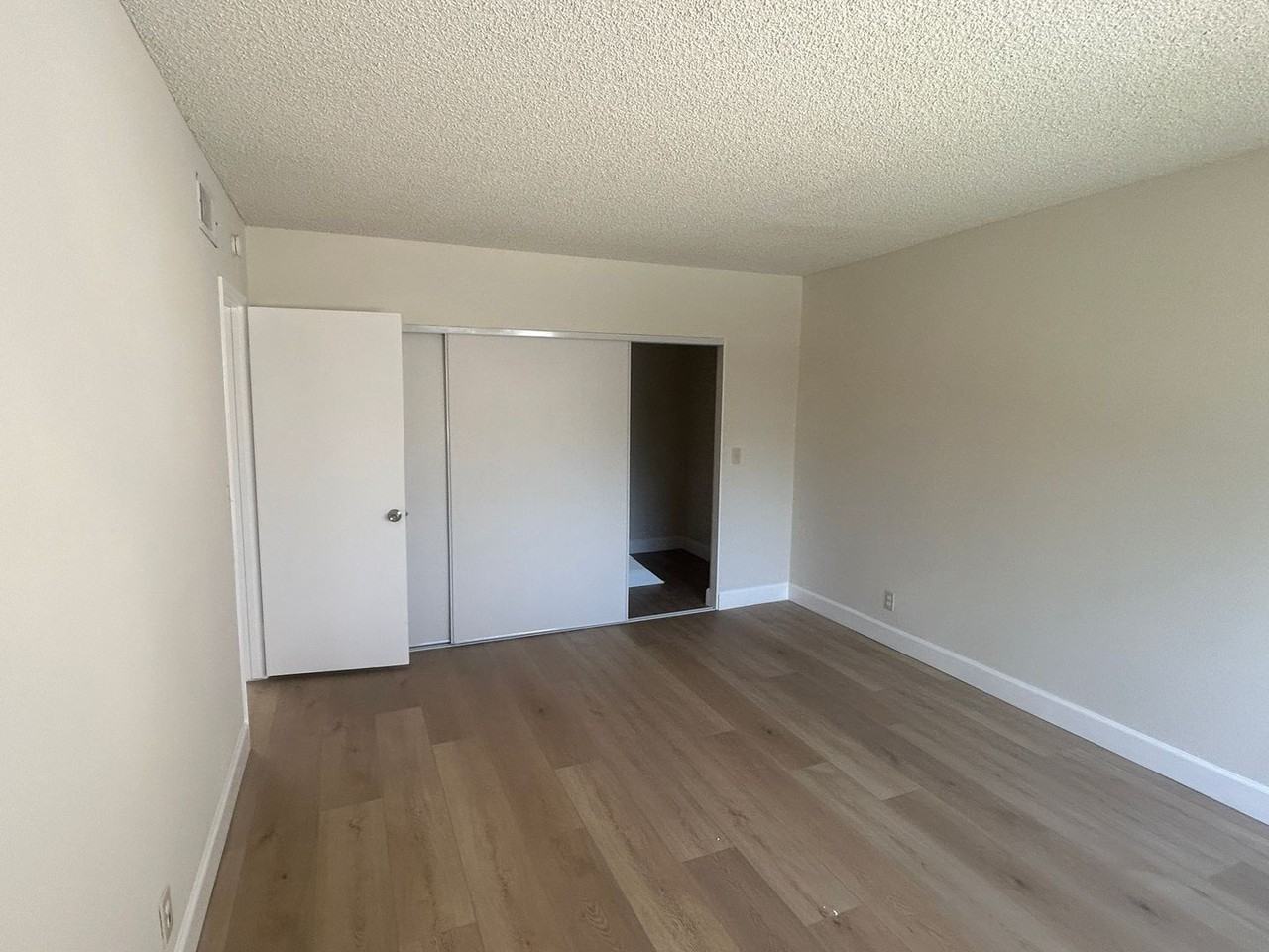 153 S Wilmington Ave #I - Photo 7 of 12