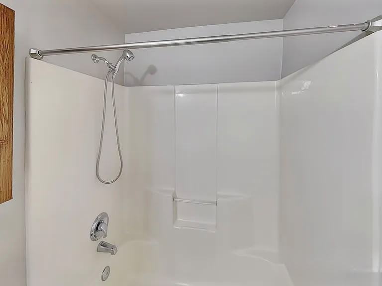 2610 Northeast 97th Circle - Photo 7 of 8