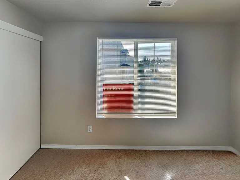 2610 Northeast 97th Circle - Photo 5 of 8