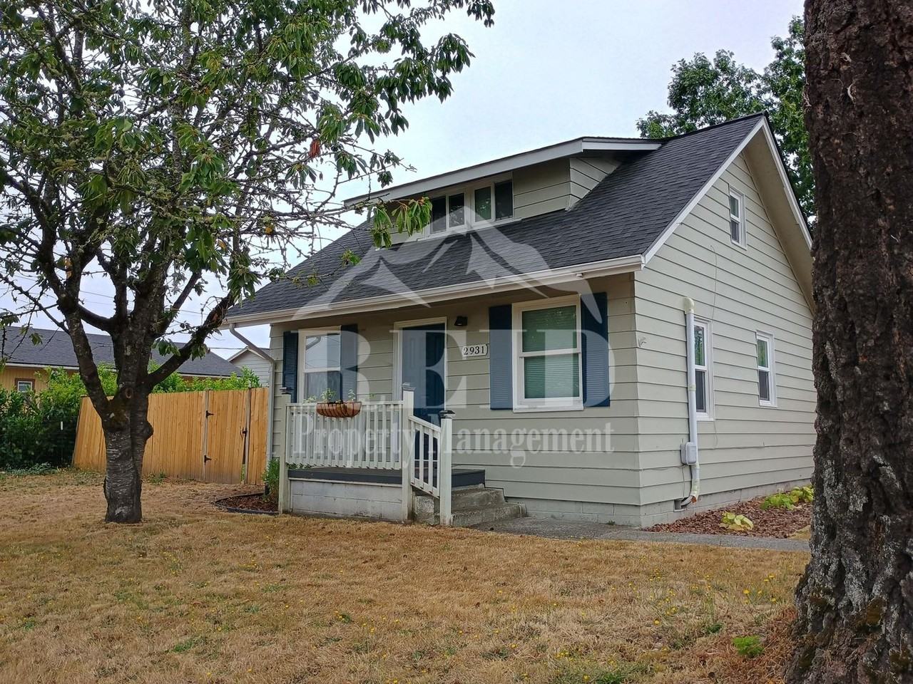 2931 Perry Ave - Photo 2 of 20