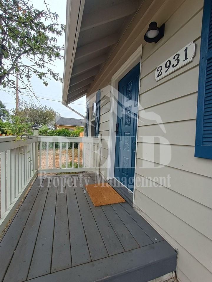 2931 Perry Ave - Photo 3 of 20