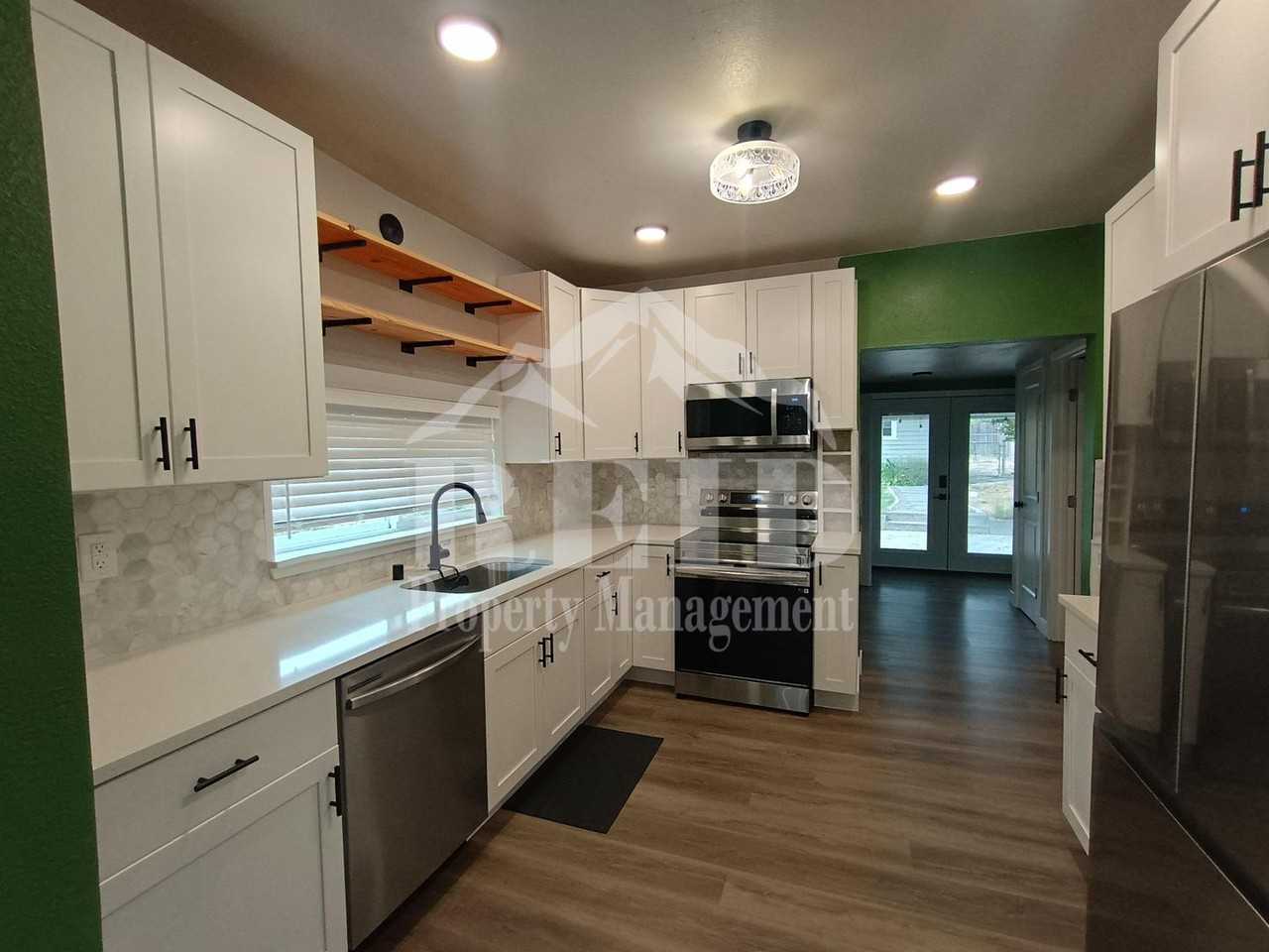 2931 Perry Ave - Photo 6 of 20