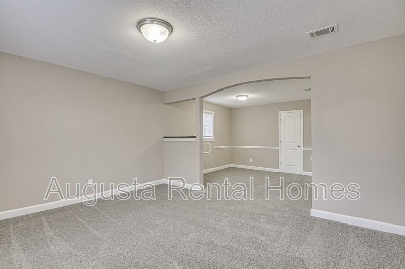 4008 - Photo 6 of 28