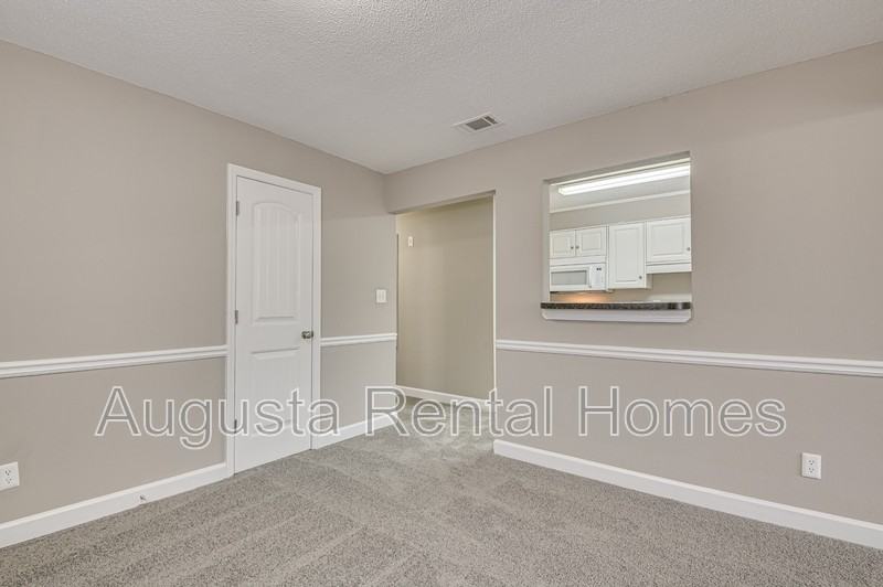 4008 - Photo 6 of 27