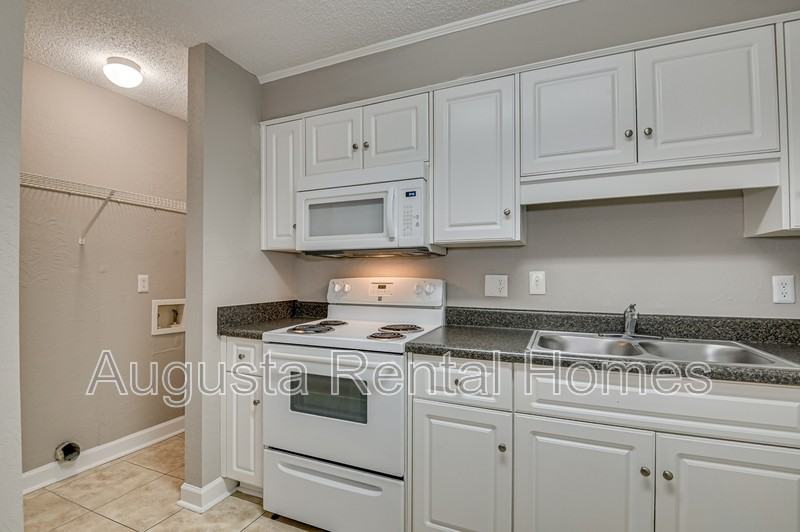 4008 - Photo 7 of 27