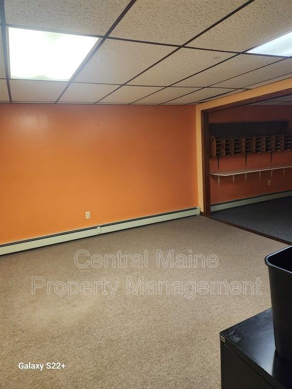 571 Sabattus St - Photo 4 of 7