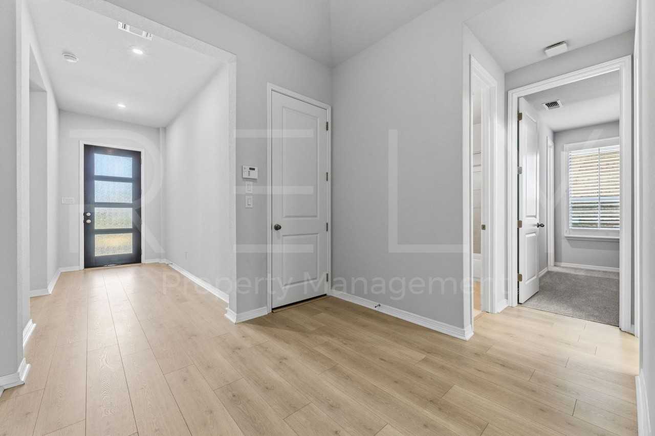 1017 Spring Gulch Ln - Photo 6 of 40