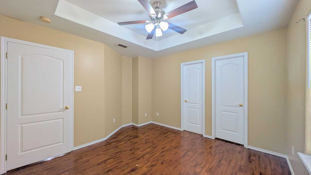 301 E New Hampshire St #4 - Photo 7 of 13