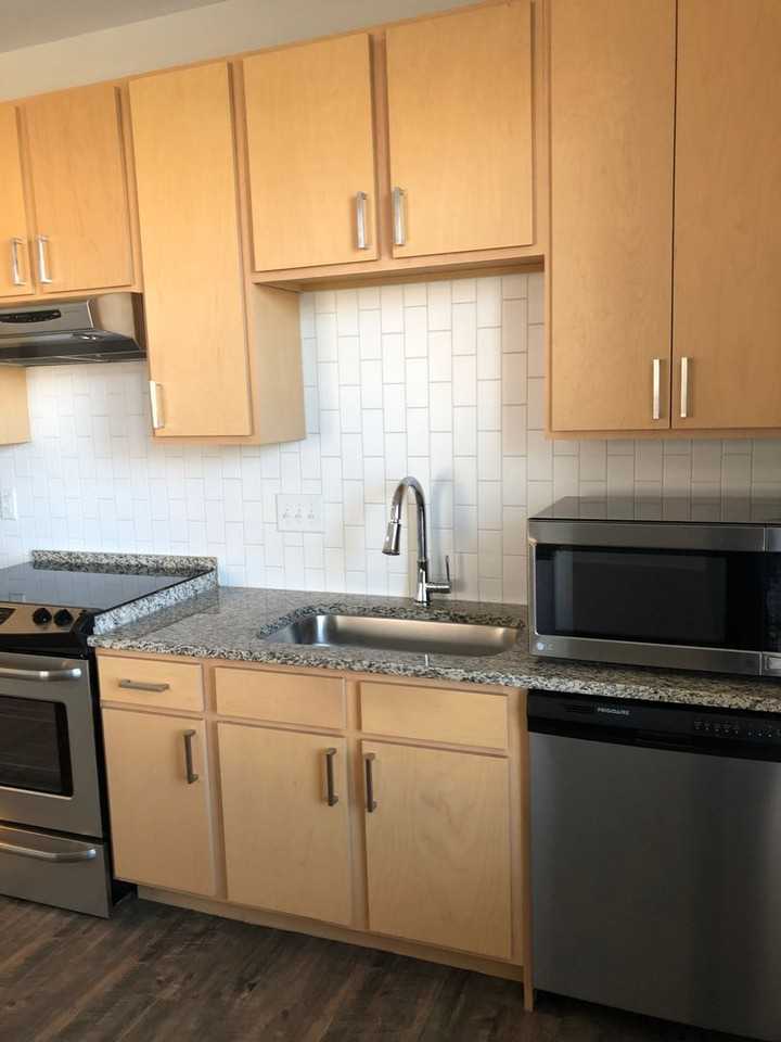 Pearl Street Apartments - Photo 5 of 13