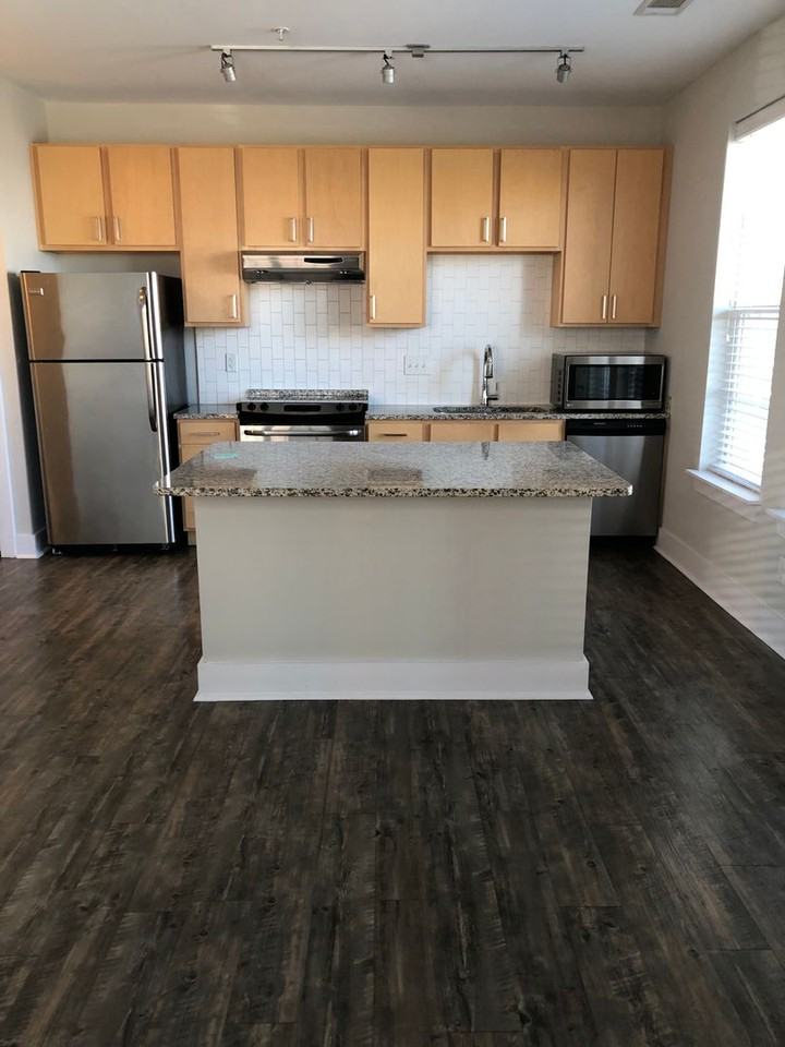 Pearl Street Apartments - Photo 6 of 13