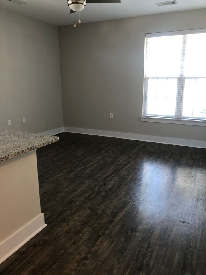 Pearl Street Apartments - Photo 7 of 13