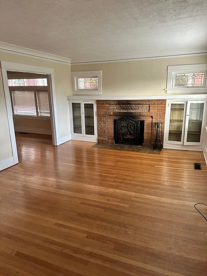 142 Ne 53rd St - Photo 3 of 24