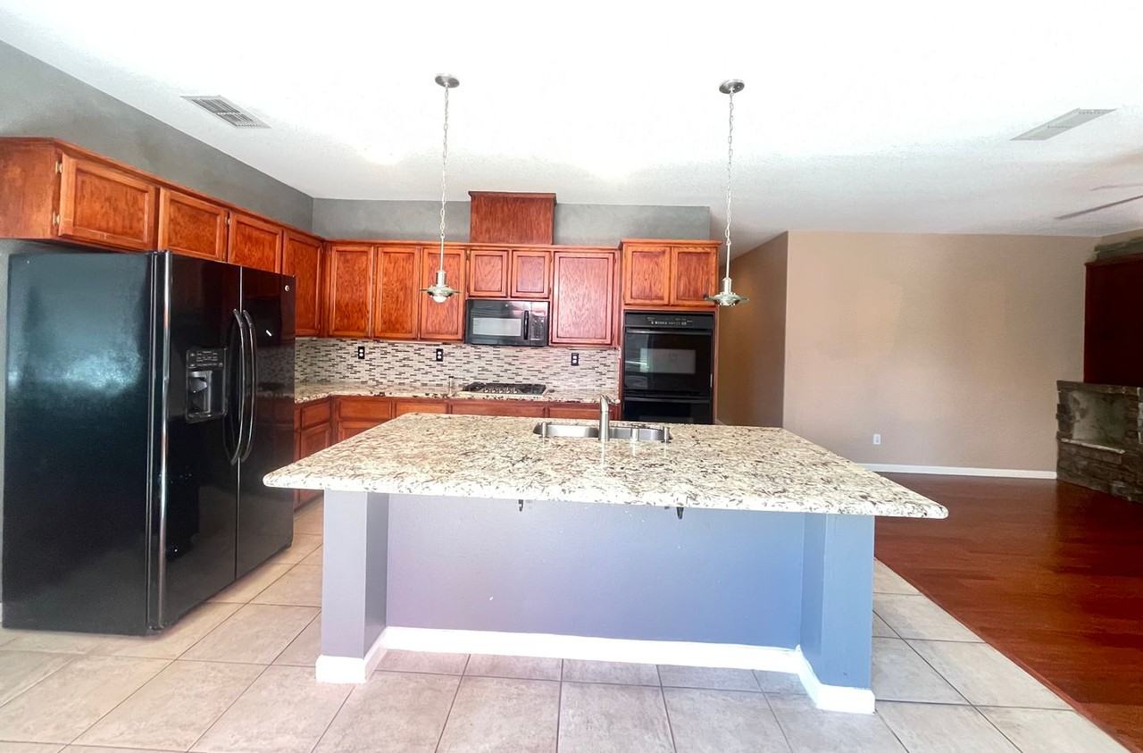 959 Sterling Cir - Photo 6 of 23