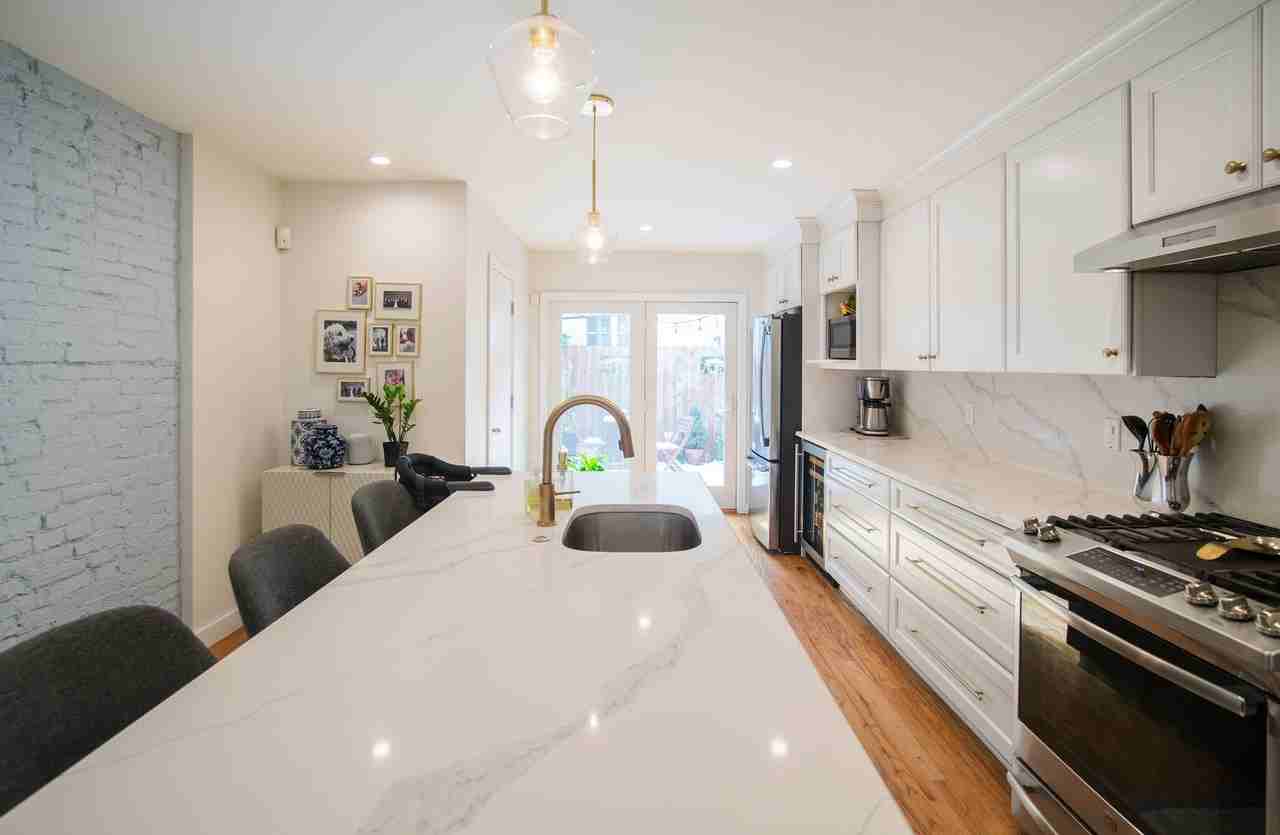 2216 Kimball St - Photo 2 of 21