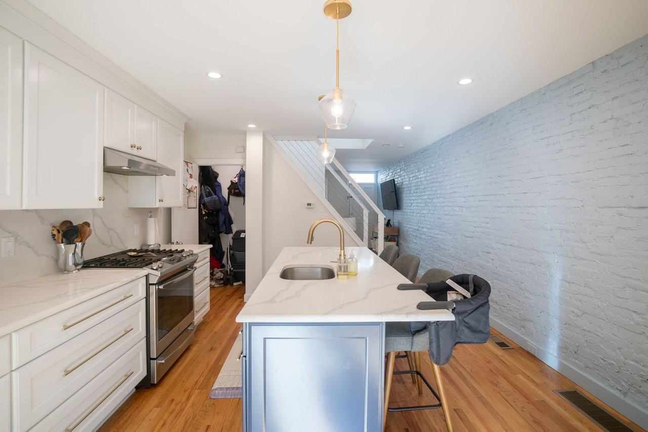 2216 Kimball St - Photo 3 of 21
