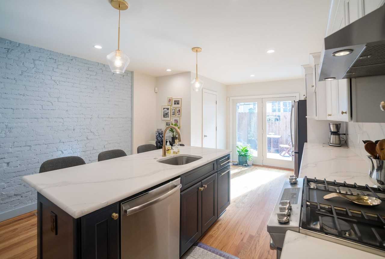 2216 Kimball St - Photo 4 of 21
