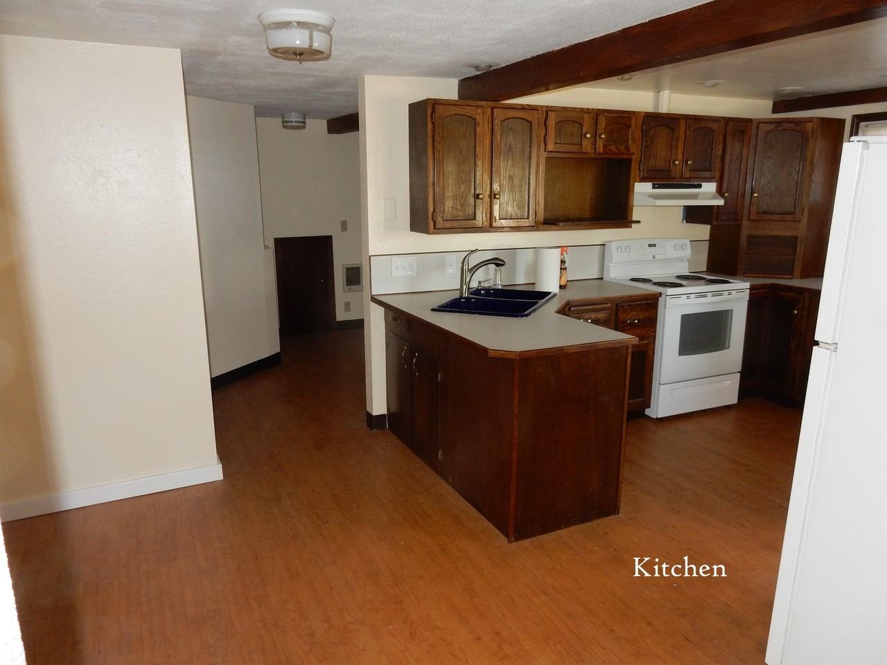 985 Cross St Se - Photo 3 of 13