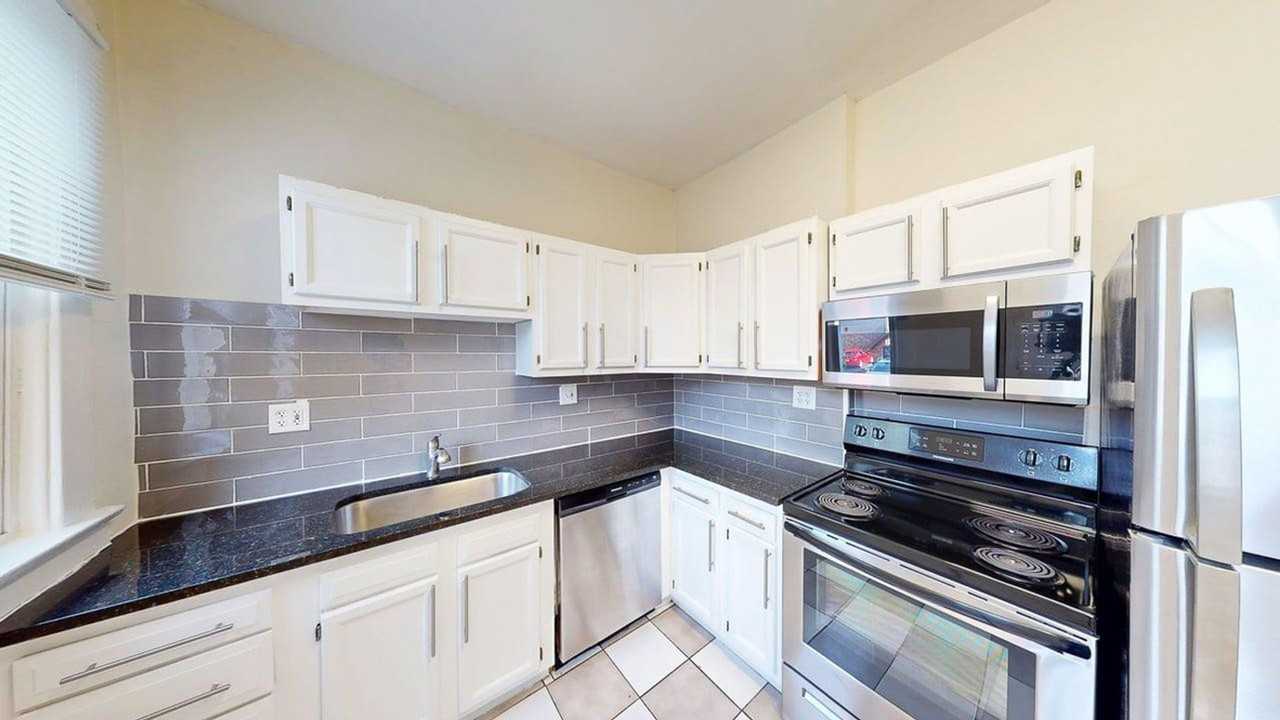 183 E 13th Ave - Photo 4 of 21