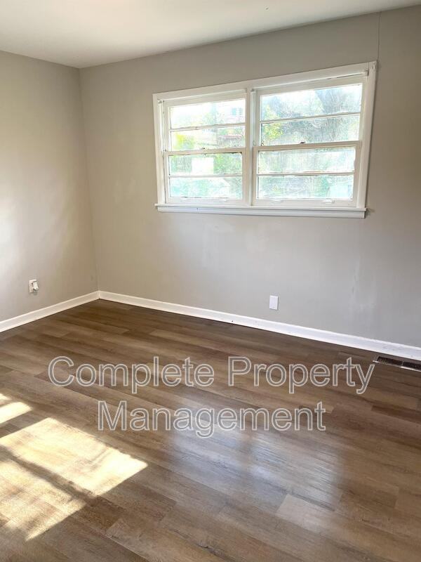 441 Orchid Rd - Photo 3 of 19