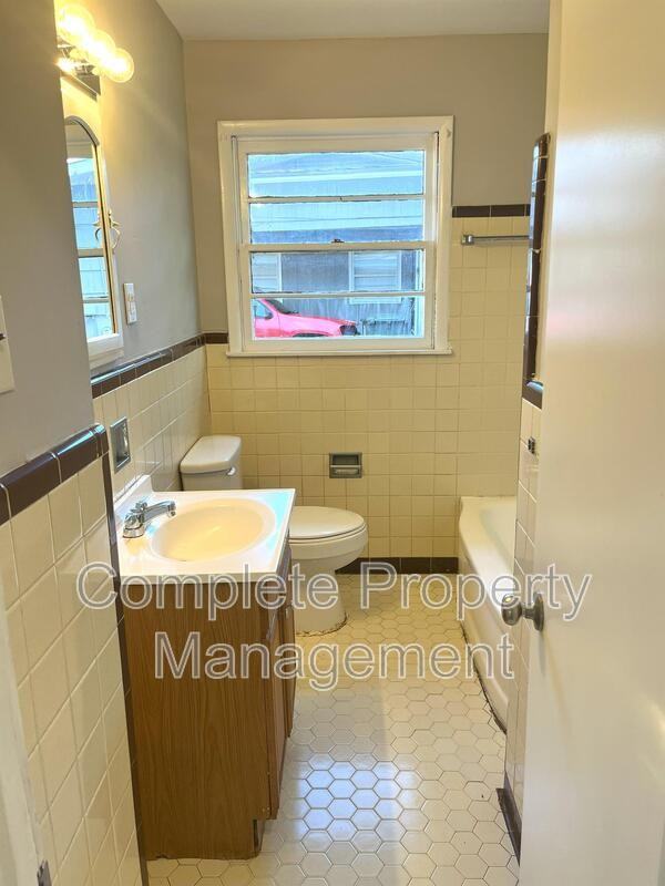 441 Orchid Rd - Photo 5 of 19