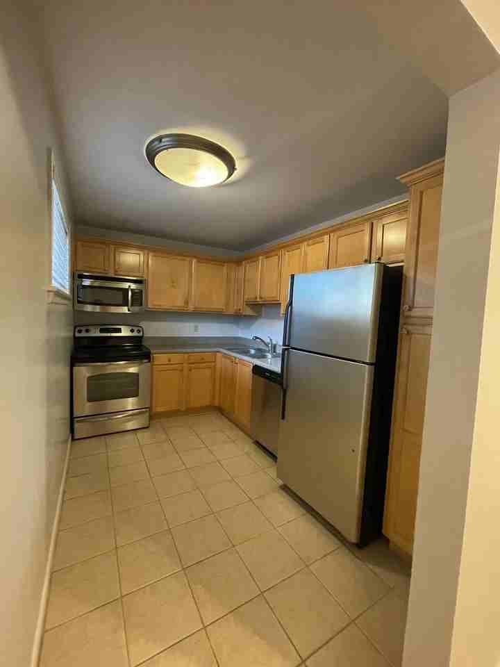 250 Little St #302B - Photo 7 of 20