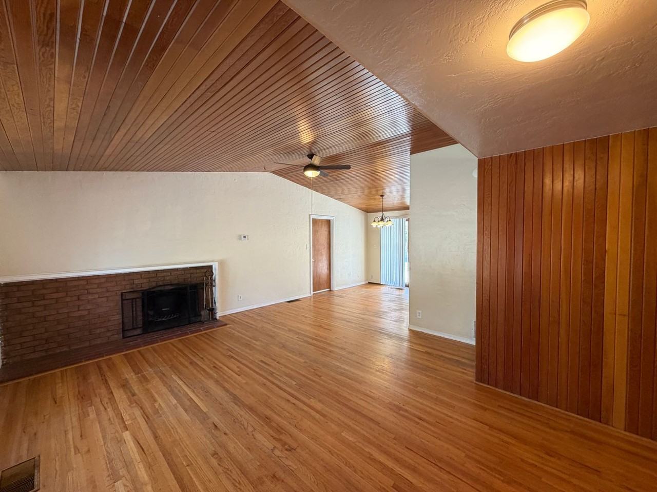 2838 La Veta Dr Ne - Photo 5 of 27
