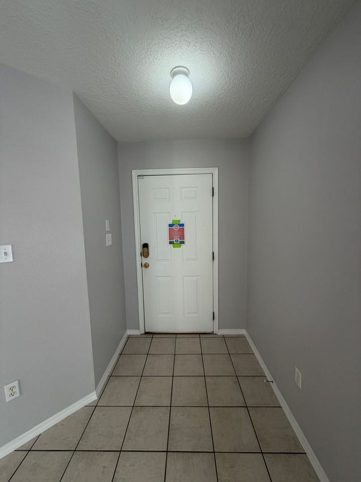 10601 Rio Del Sol Ct Nw - Photo 4 of 30