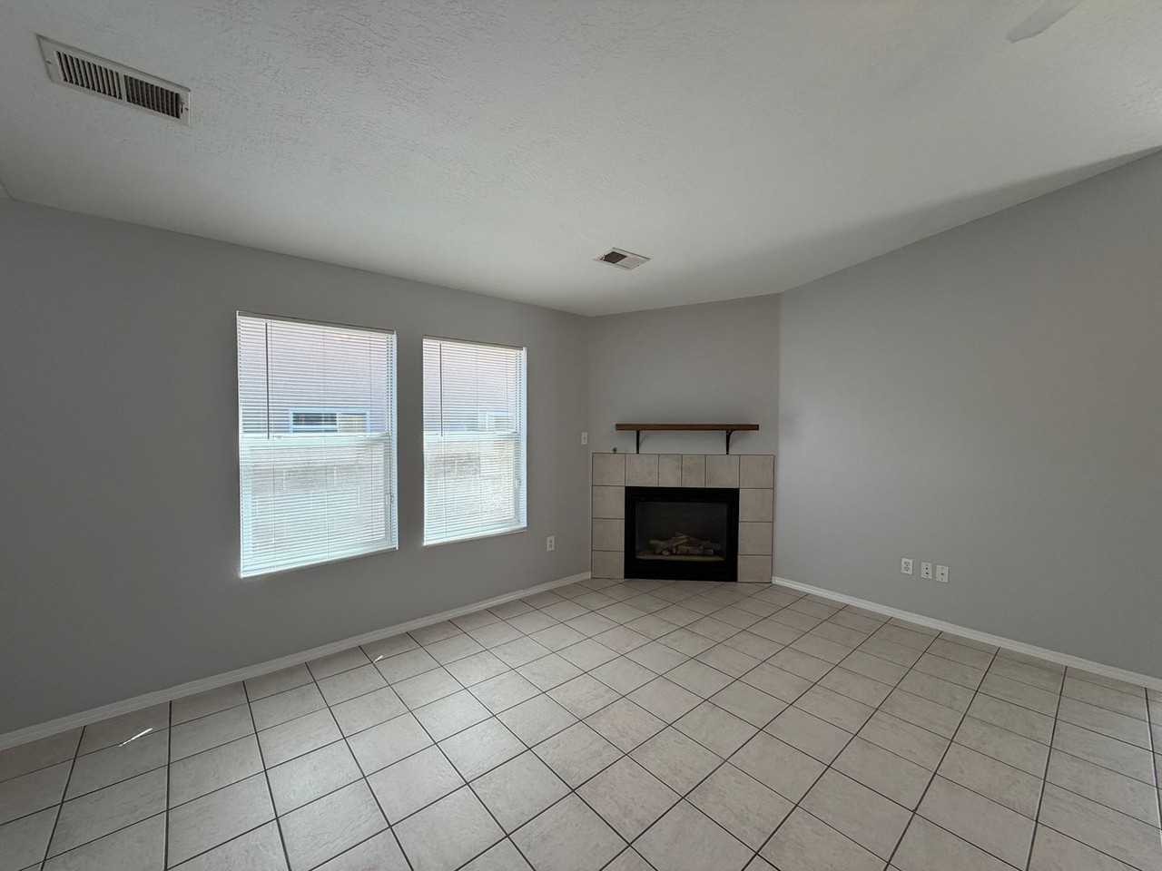 10601 Rio Del Sol Ct Nw - Photo 5 of 30