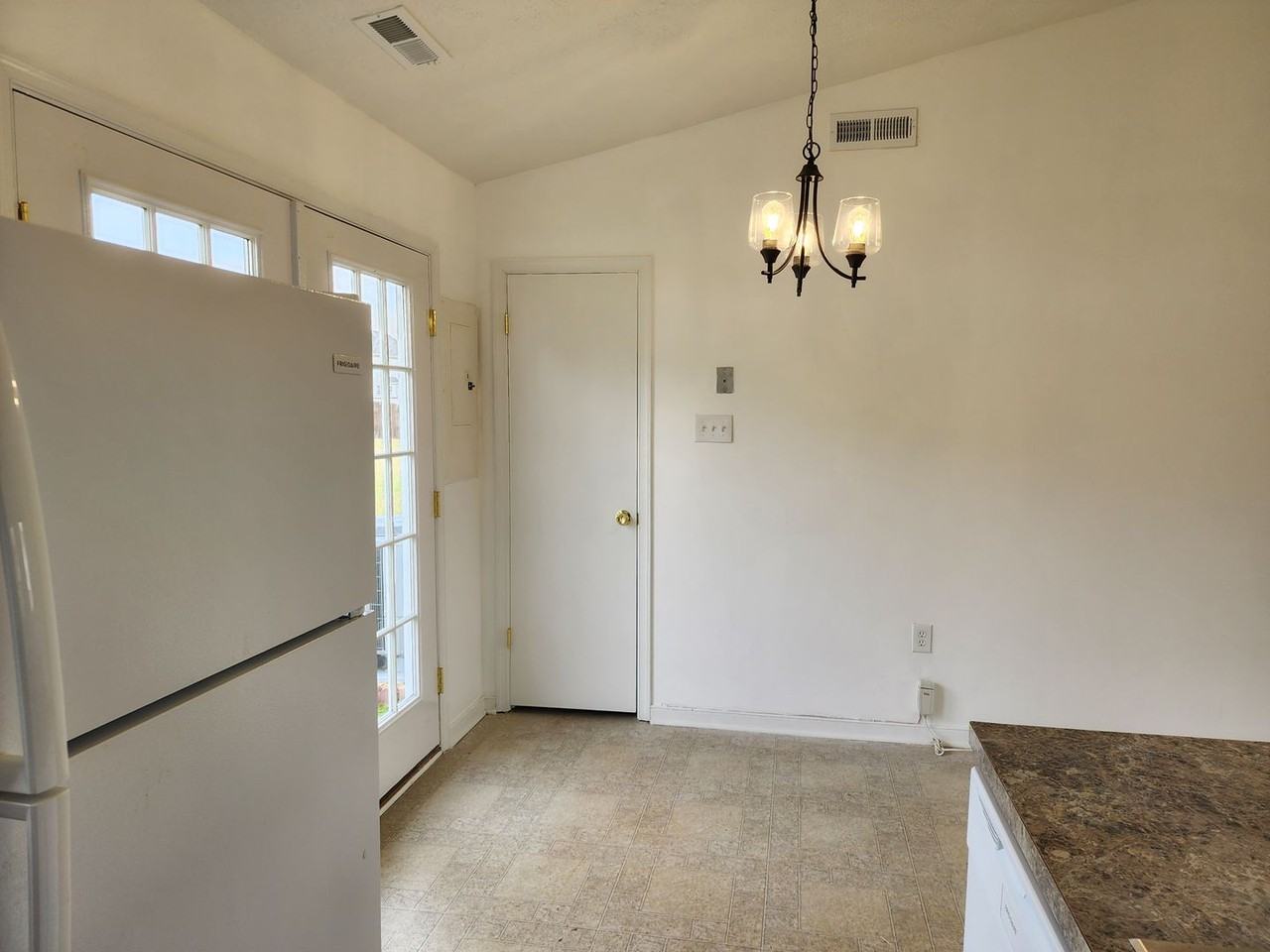 5506 Dendron Dr - Photo 4 of 16