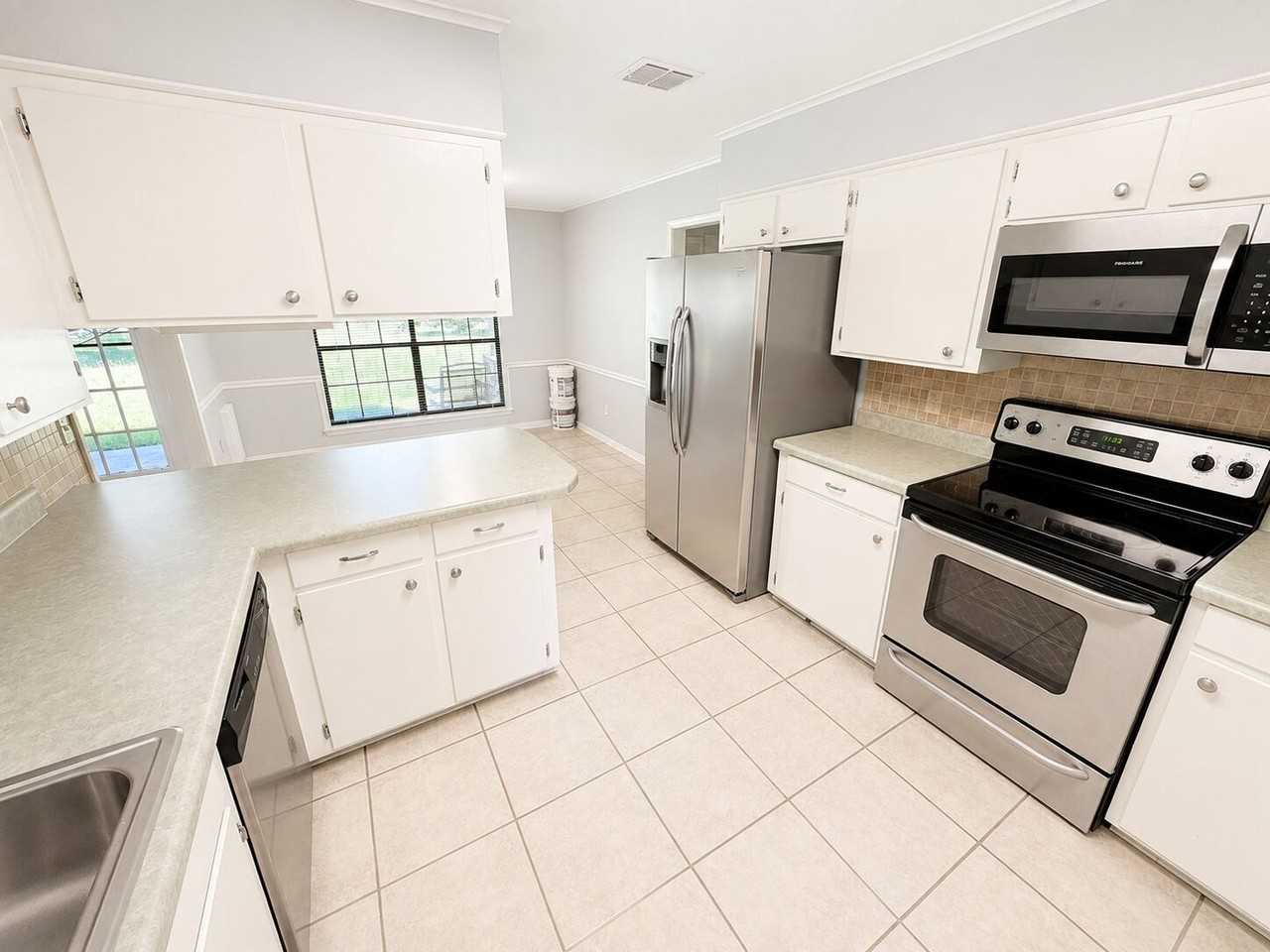 5406 Kristen Ave - Photo 3 of 8