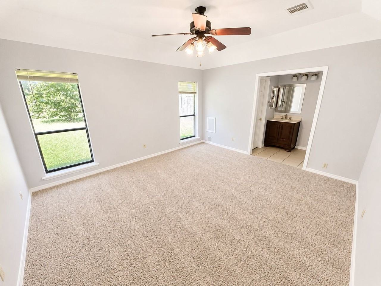 5406 Kristen Ave - Photo 4 of 8