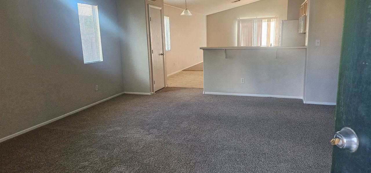 4841 Crystal Sword St - Photo 3 of 16